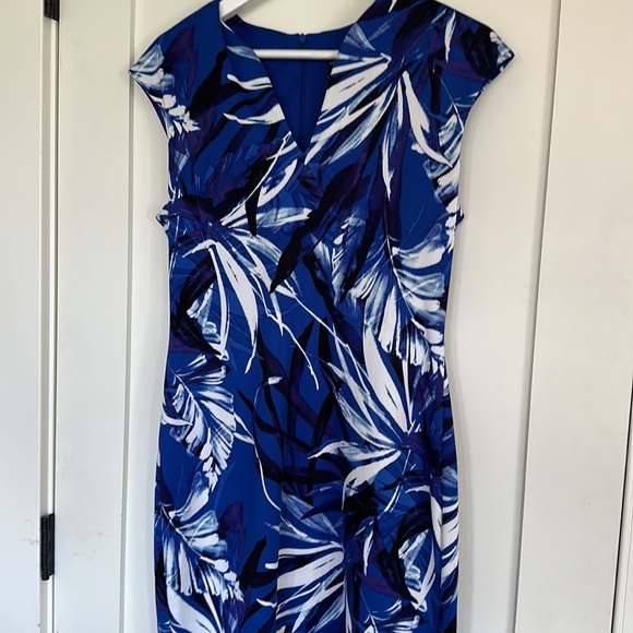 Beautiful blue dress! - Picture 4 of 4